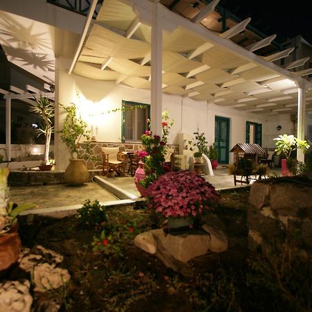 Seaside Apartments Adamantas  Bagian luar foto