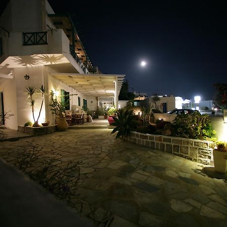 Seaside Apartments Adamantas  Bagian luar foto