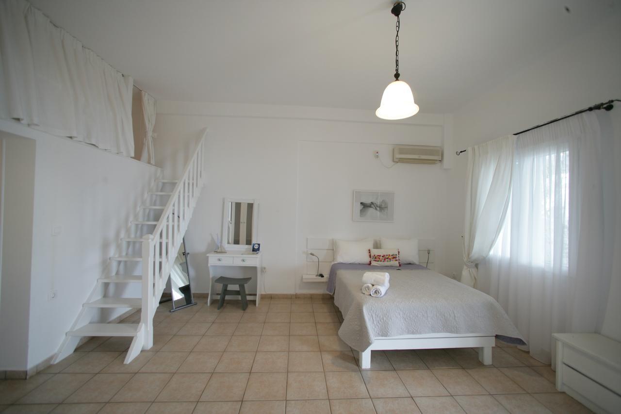 Seaside Apartments Adamantas  Bagian luar foto