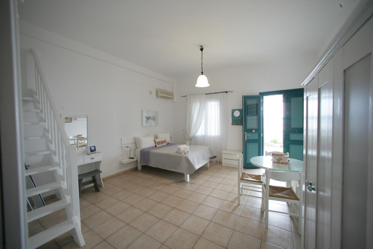Seaside Apartments Adamantas  Bagian luar foto