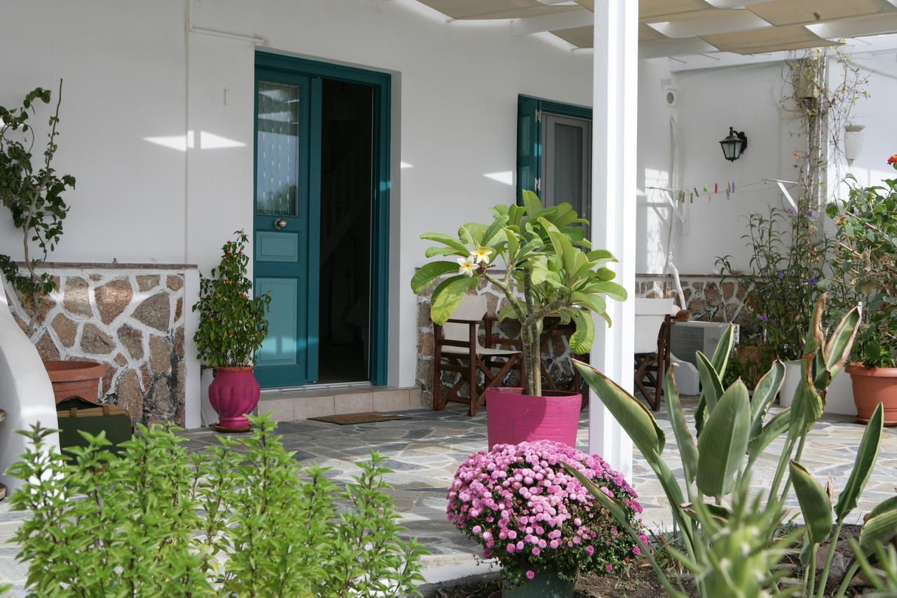 Seaside Apartments Adamantas  Bagian luar foto